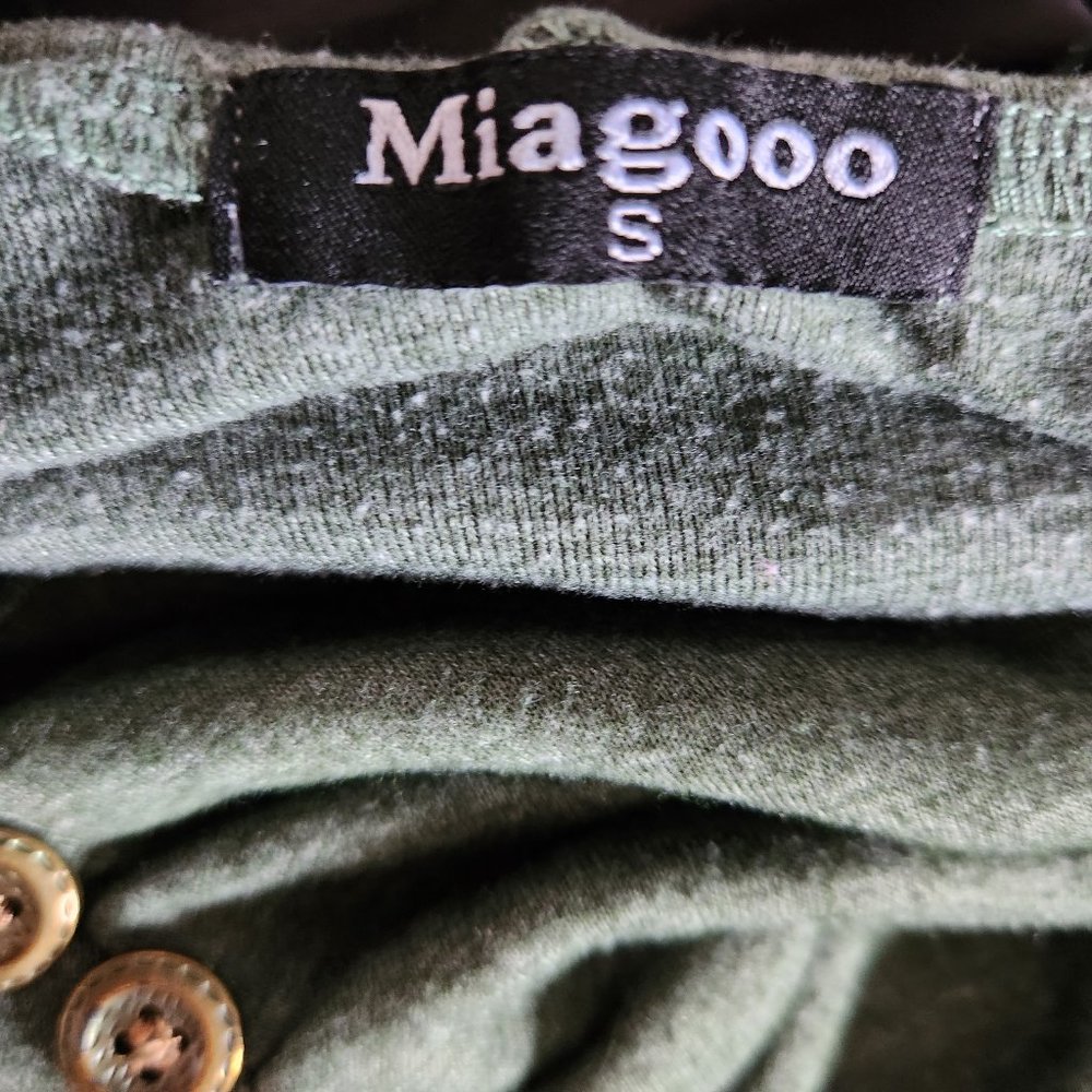 Miagoo Green thin pullover hoodie top sz. S Like New